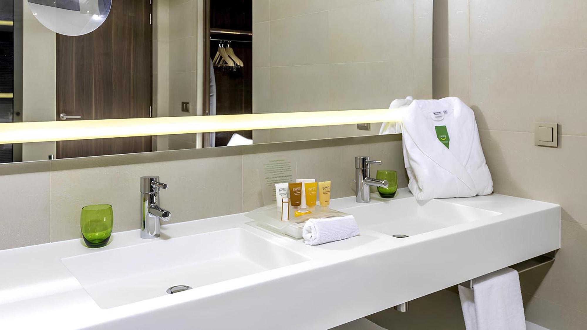 Holiday Inn Algiers - Cheraga Tower By Ihg Buitenkant foto