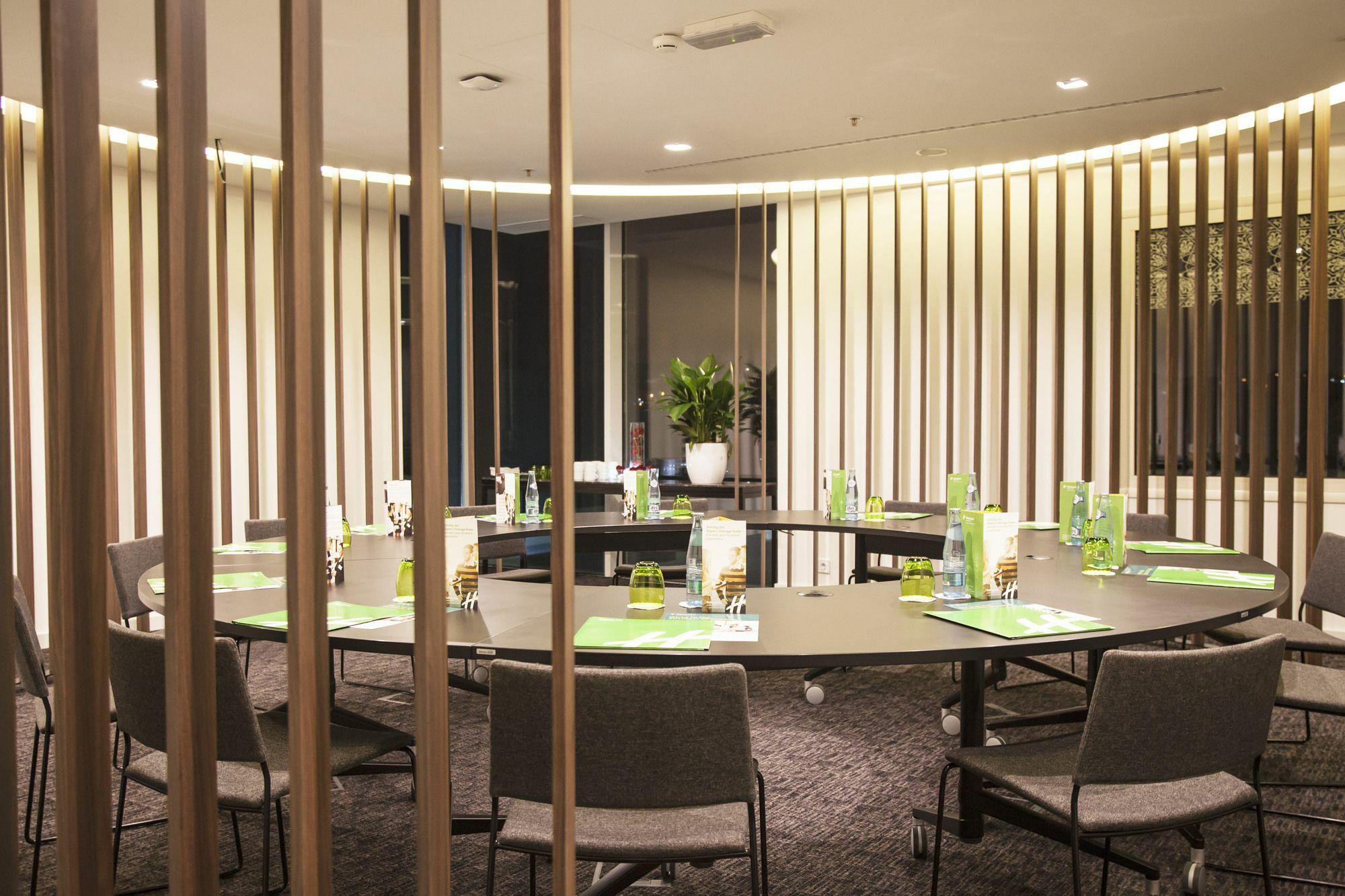 Holiday Inn Algiers - Cheraga Tower By Ihg Buitenkant foto